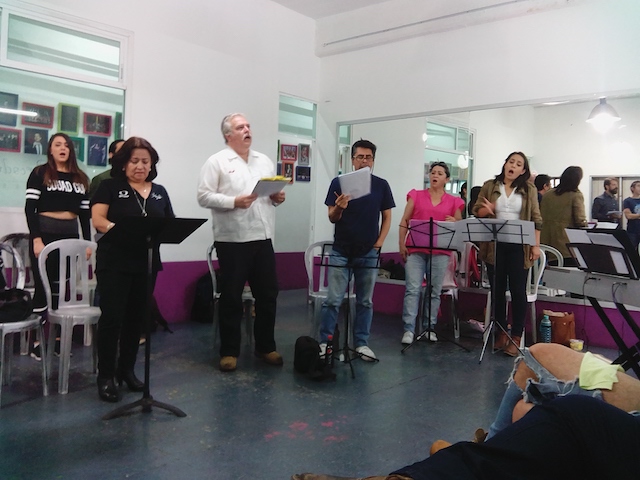 Crimen, pasión y boleros