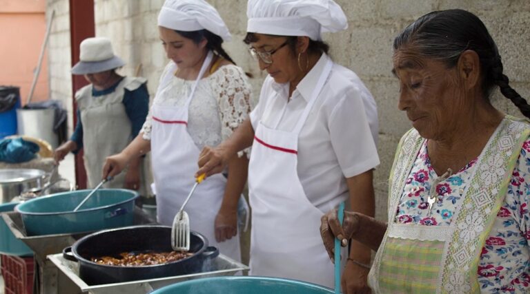Contigo en la distancia