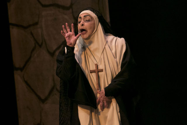 Con 84 años de experiencia teatral.