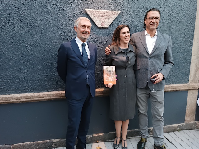 Develación placa Tina Modotti