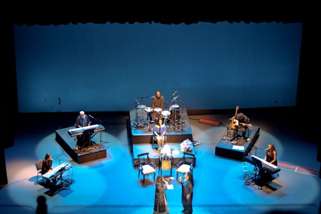 Eva Ayllón y Tania Libertad