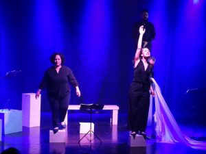 A veces somos santos