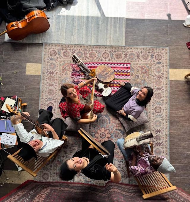 Kaliveh Ensamble del Mundo 